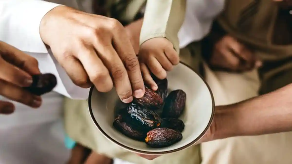Anjuran Berbuka Puasa dengan yang Manis-manis, Adakah Dalil yang Mendasarinya?