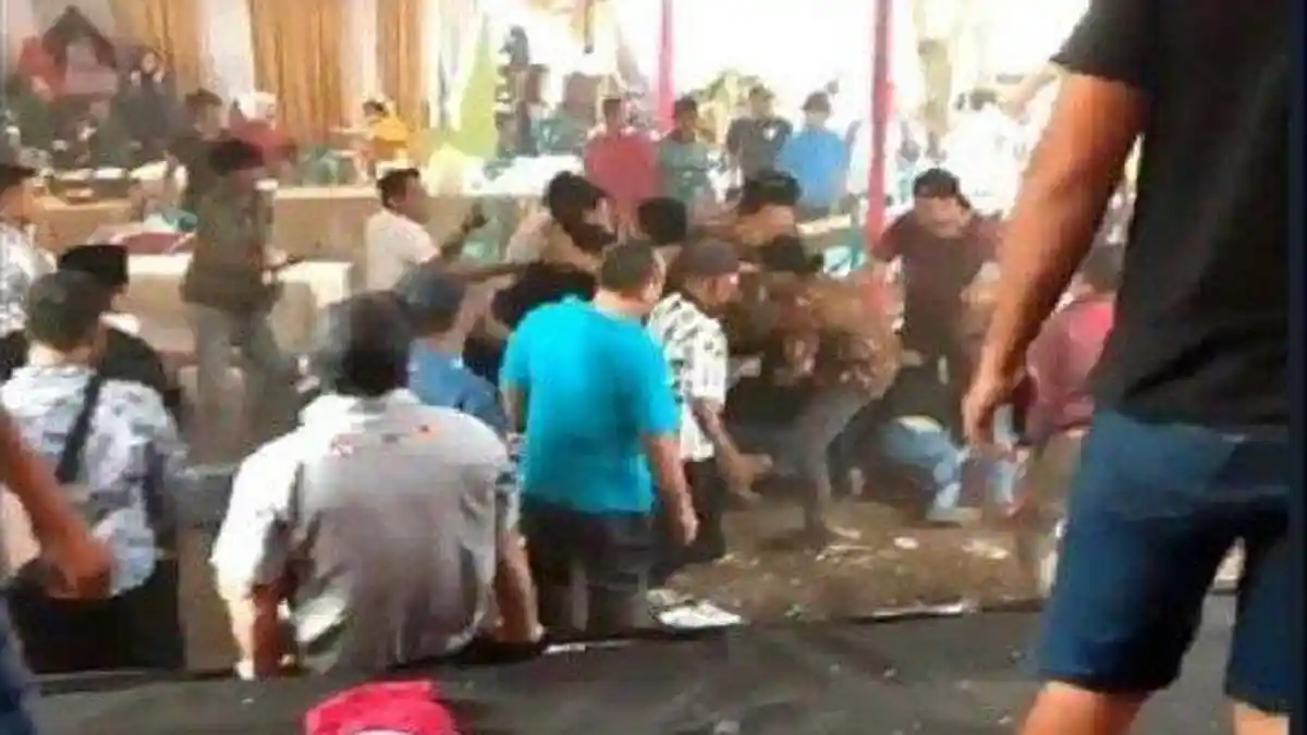 Viral Video Sang Mantan Dikeroyok di Depan Pengantin, Ternyata Ini yang Terjadi