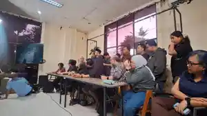 konpers-teror-air-keras.jpg