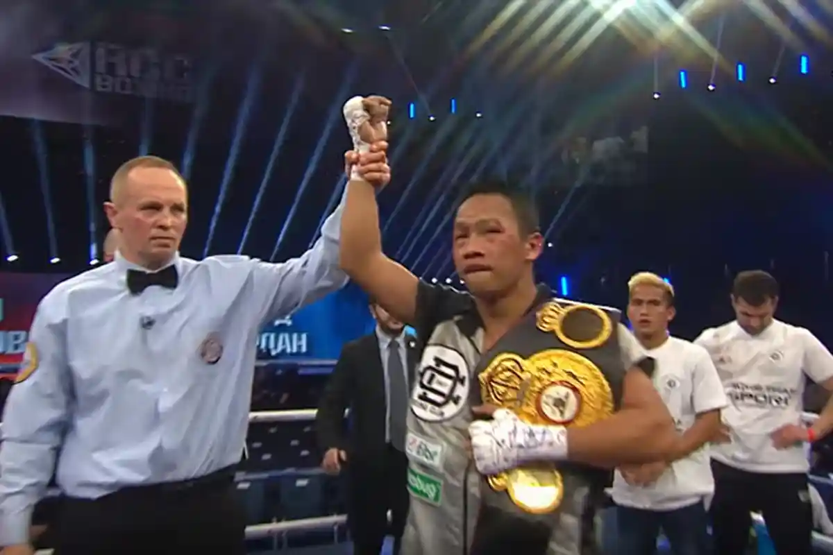 Pukul KO Pavel Malikov di Ronde ke-8, Daud Yordan Rebut Dua Sabuk Juara Dunia