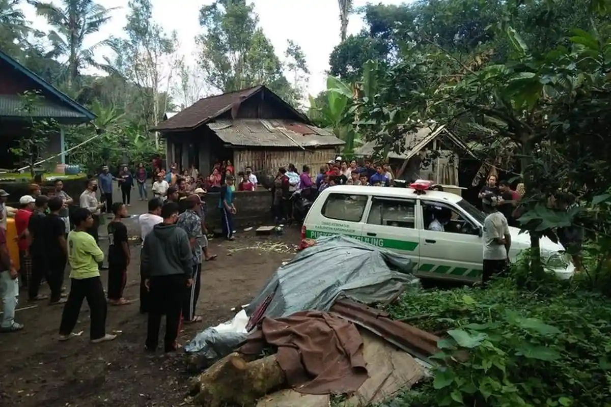 Sedang Bermain, Bocah Berusia 7 Tahun Ini Justru Tewas Tertabrak Mobil Pikap yang Dikendarai Ibunya
