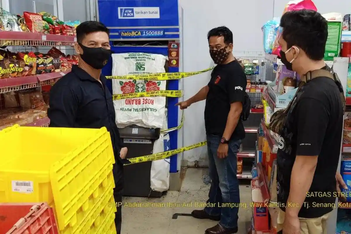 Uang di Mesin ATM Dikuras Habis Pelaku, Pegawai Minimarket Temukan Selembar Rp 50 Ribu yang Tercecer