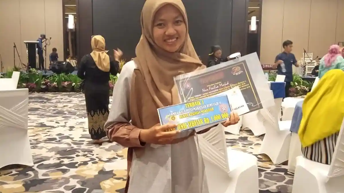 Mahasiswi Takalar Nur Failia Majid Juara 1 Lomba Baca Puisi Se-Sulsel