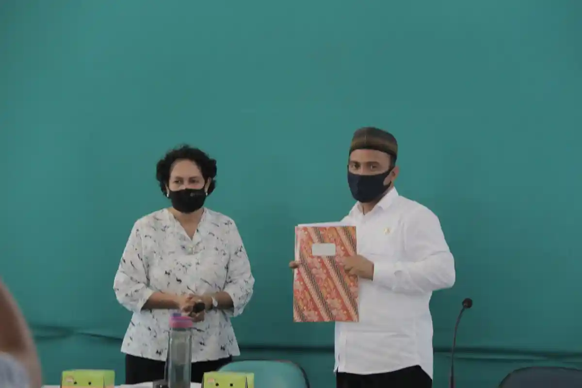 Pemerintah Pusat Berikan Subsidi Gaji Bagi Guru Honorer, Kadis P&K NTT : Ini Menggembirakan