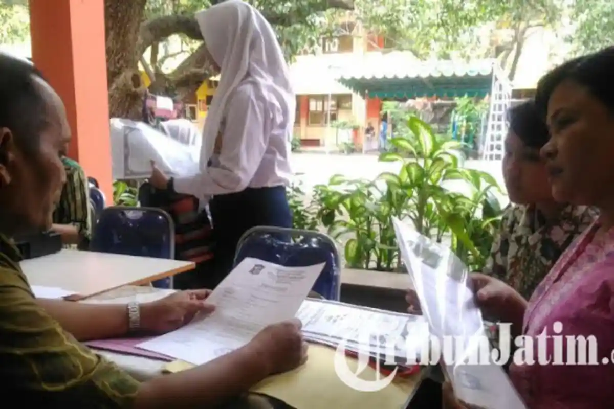 Komisi D Blejeti Masuk Sekolah di Surabaya Lewat Jalur Mitra Warga