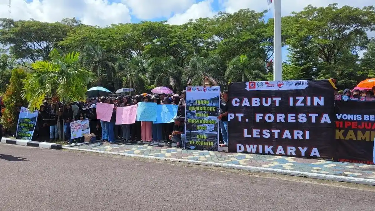 BREAKING NEWS : Masyarakat Tujuh Desa Geruduk DPRD Belitung, Tuntut Cabut Izin PT Foresta