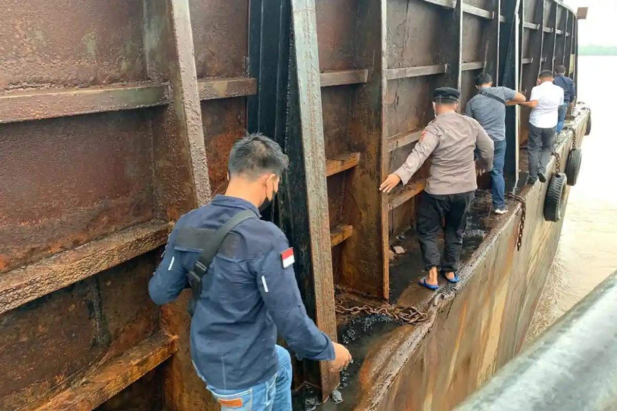 23 Hari Tak Pulang, Awiran ABK Kapal dari Jambi Jadi Jaminan Ganti Rugi Kerusakan Kapal