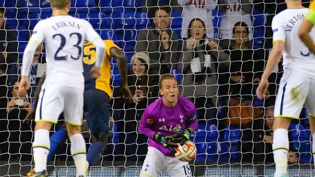 Harry Kane Kapok Gantikan Hugo Lloris Jadi Kiper Tottenham Hotspurs