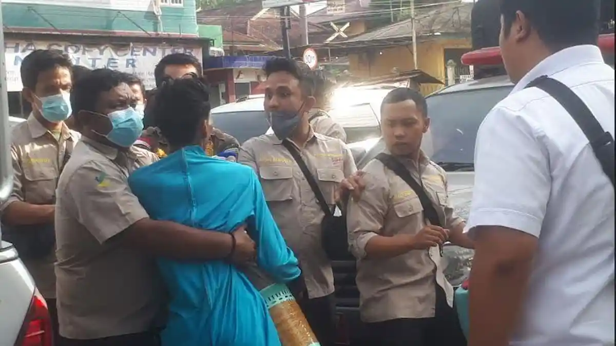 Fakta Lain dari Ican Si Badut Jalanan di Kota Jambi