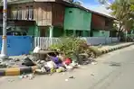 Sampah-berserakan-hingga-ruas-jalan-di-Jl-Ma.jpg
