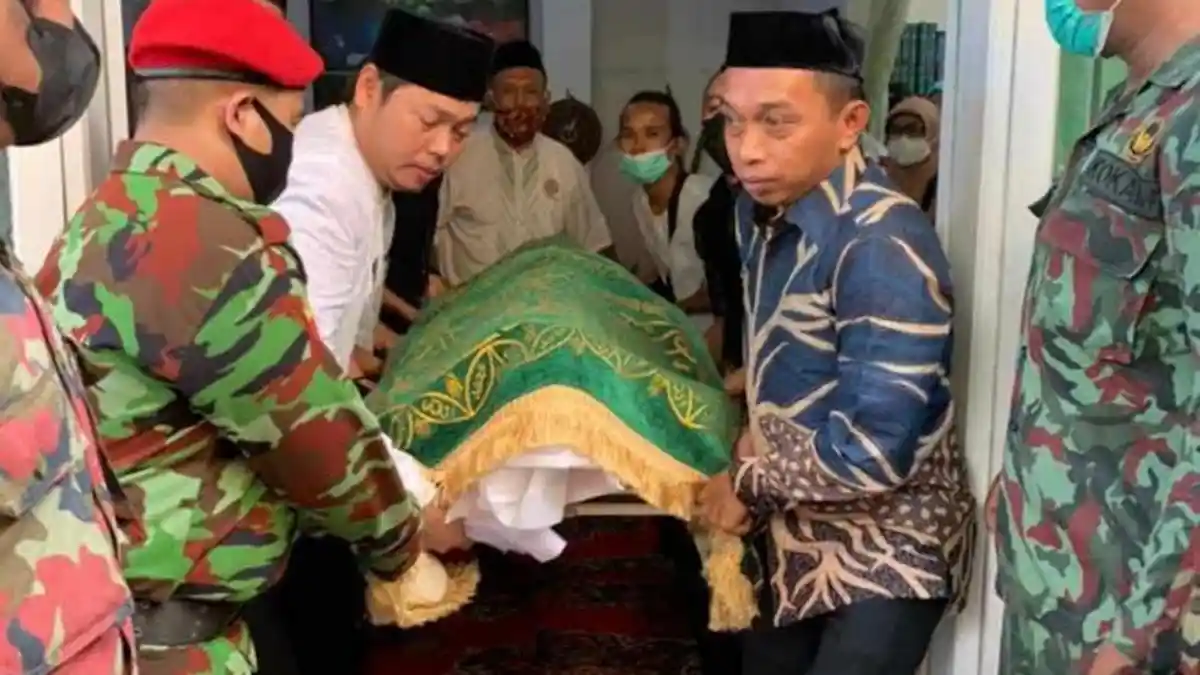 Dua Politisi Didikan Iskandar Tompo Ikut Usung Jenazah Ulama Muhammadiyah