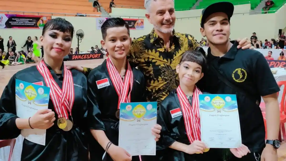 3 Atlet Dansa Balikpapan Borong 8 Emas pada Kejurnas Dancesport di Bali