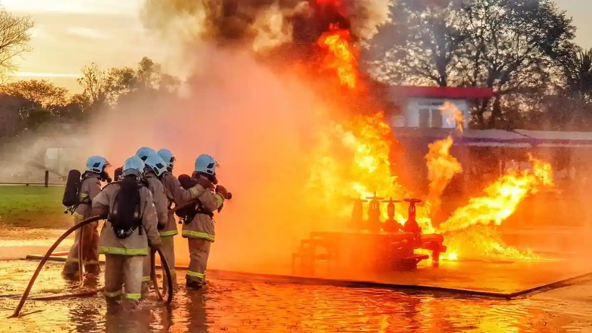 170 Pekerja Pertamina Adu Kemampuan Rescue & Firefighting Combat