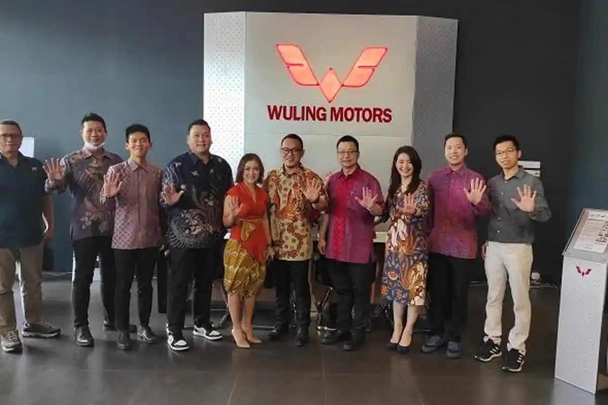 Wuling Kumala Resmikan Diler Kelima di Sulawesi Utara, Lengkap dengan Cafe Tanamera Coffee
