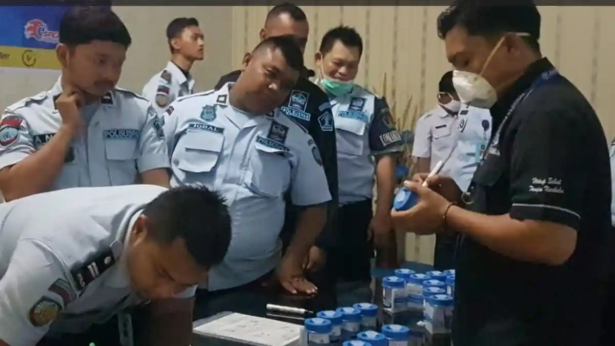 51 Pegawai Lapas Narkotika Kelas IIB Langsa Dites Urine