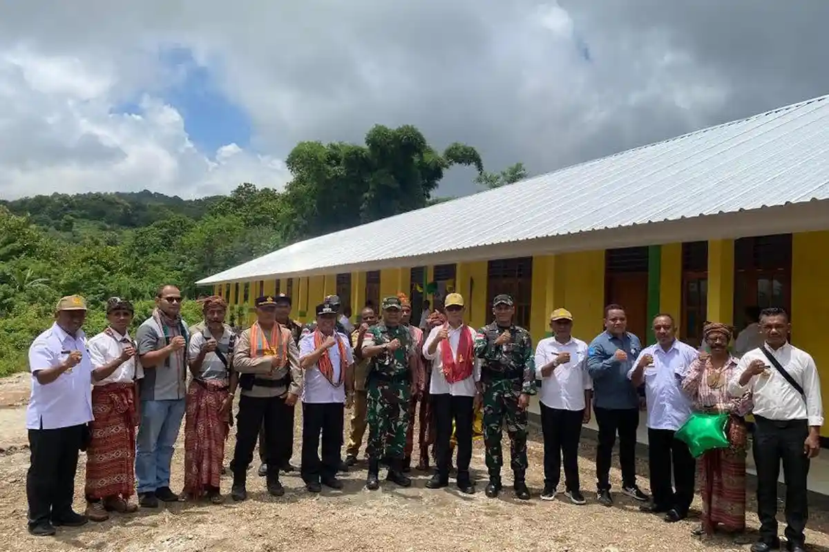 Kasrem 161/WS Bacakan Amanat Pangdam IX/Udayana Saat Tutup TMMD ke 119 Kodim 1618/TTU di Desa Makun