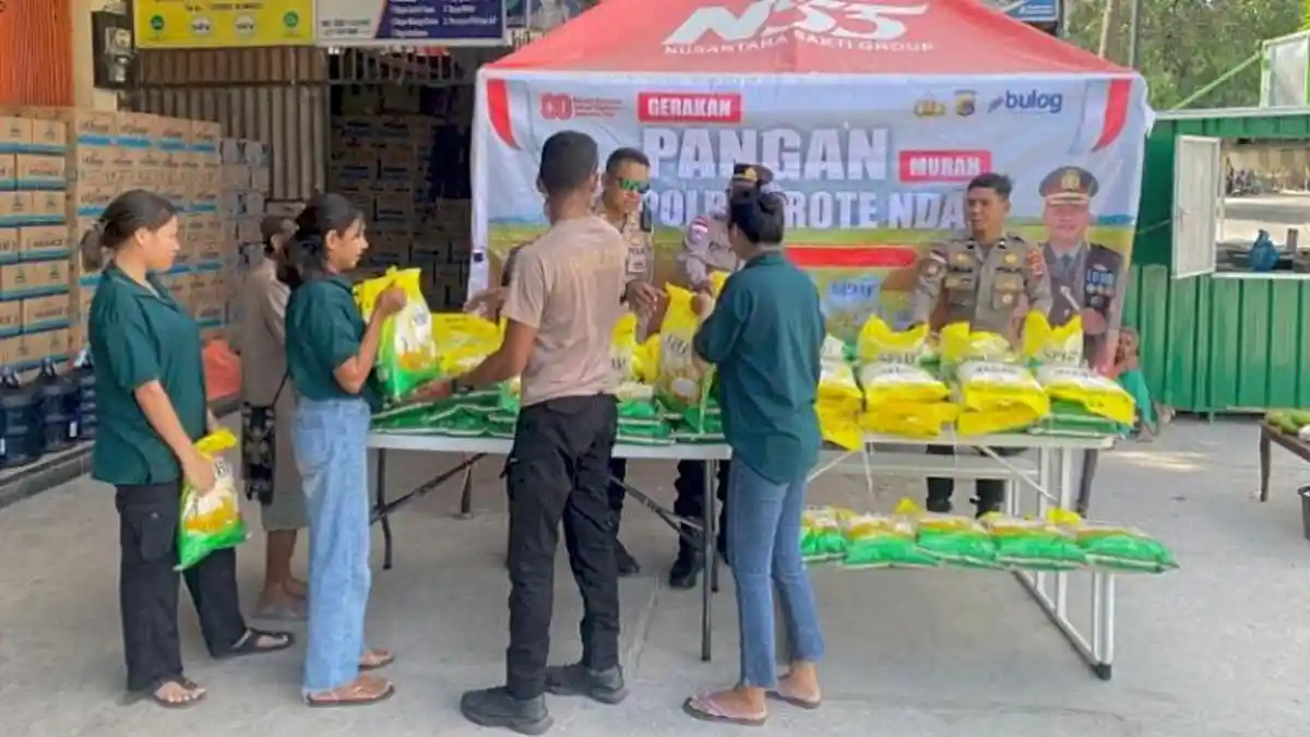 Polres Rote Ndao Distribusikan Satu Ton Beras SPHP kepada Masyarakat 