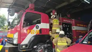 Mobil-Pemadam-kebakaran-sedang-bersiap.jpg