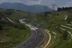 Kondisi-arus-lalu-lintas-di-tua-tol-Cisumdawu-Sume.jpg