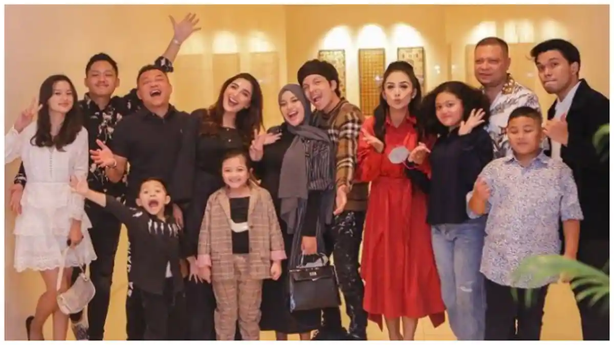 Azriel Hermansyah Bahagia Kumpul Keluarga Bareng Raul Lemos, Ashanty Berharap Bisa Liburan Bersama