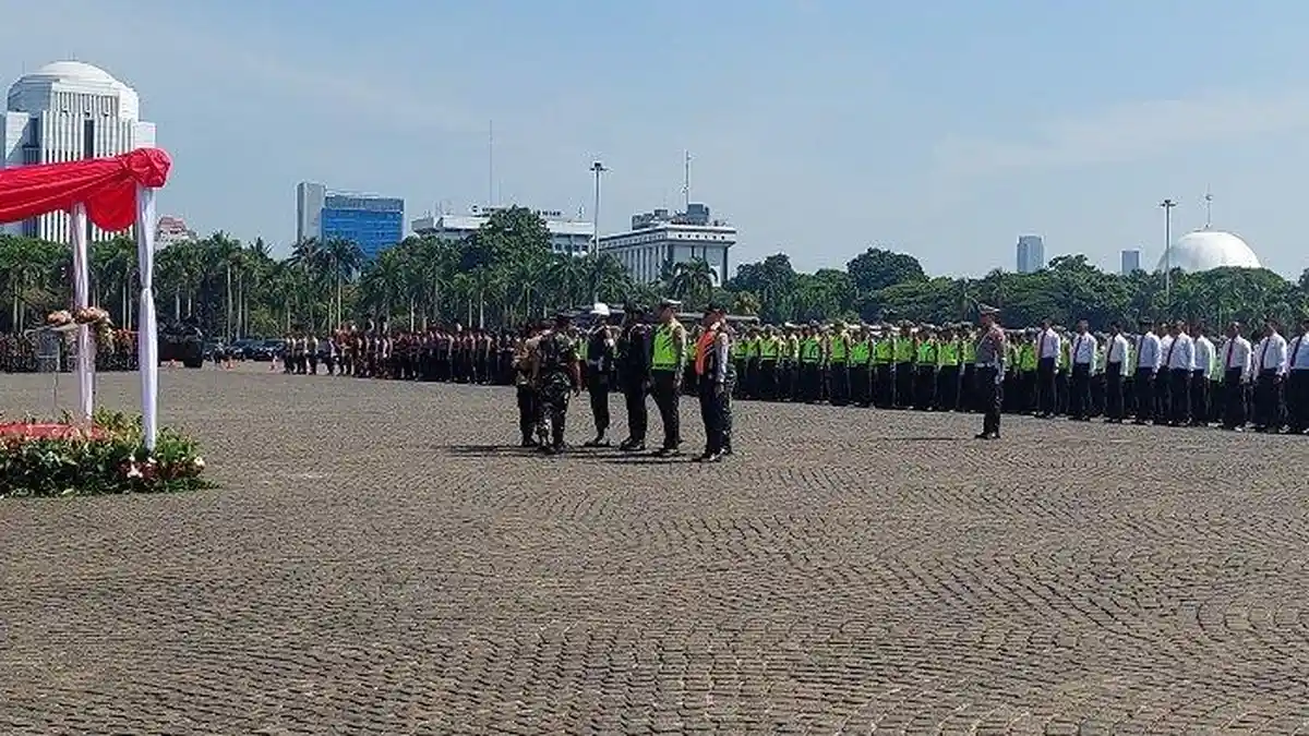 Ratusan Ribu Personel TNI Polri Diturunkan untuk Pengamanan Natal dan ...
