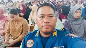 2025_05_08-Yosef-Petugas-Damkar-Bergegas-ke-SMK-1-Sintang-Seusai-Terima-Perintah-Komandan.jpg