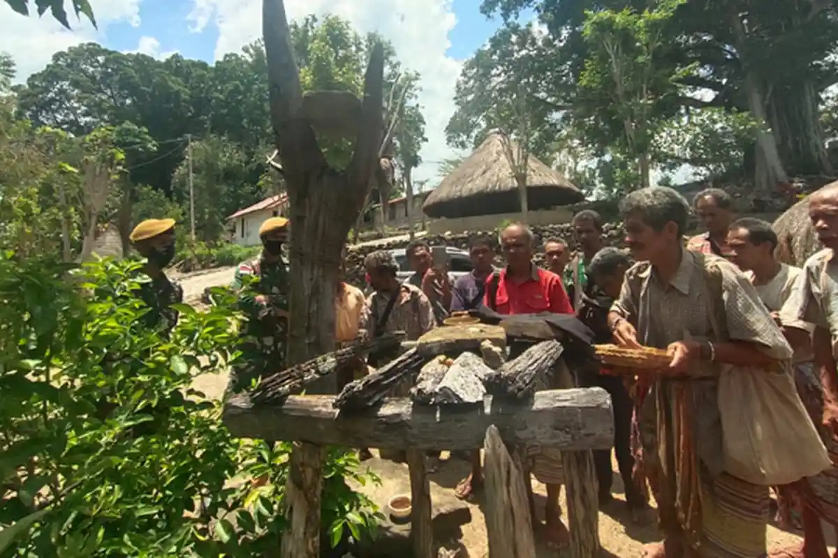 Warga Desa Nilulat, TTU Gelar Ritual Adat Minta Hujan