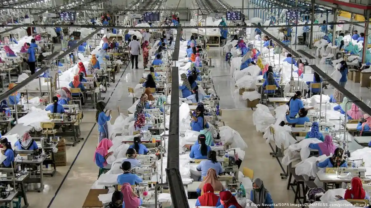 Aturan Baru Terbit Juli, Ini 4 Pekerjaan yang Boleh Diisi Outsourcing - Tribunnews.com