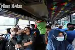 Sejumlah-penumpang-sedang-menunggu-bus-di-loket-Pt-Rajawali-Citra-Transport.jpg