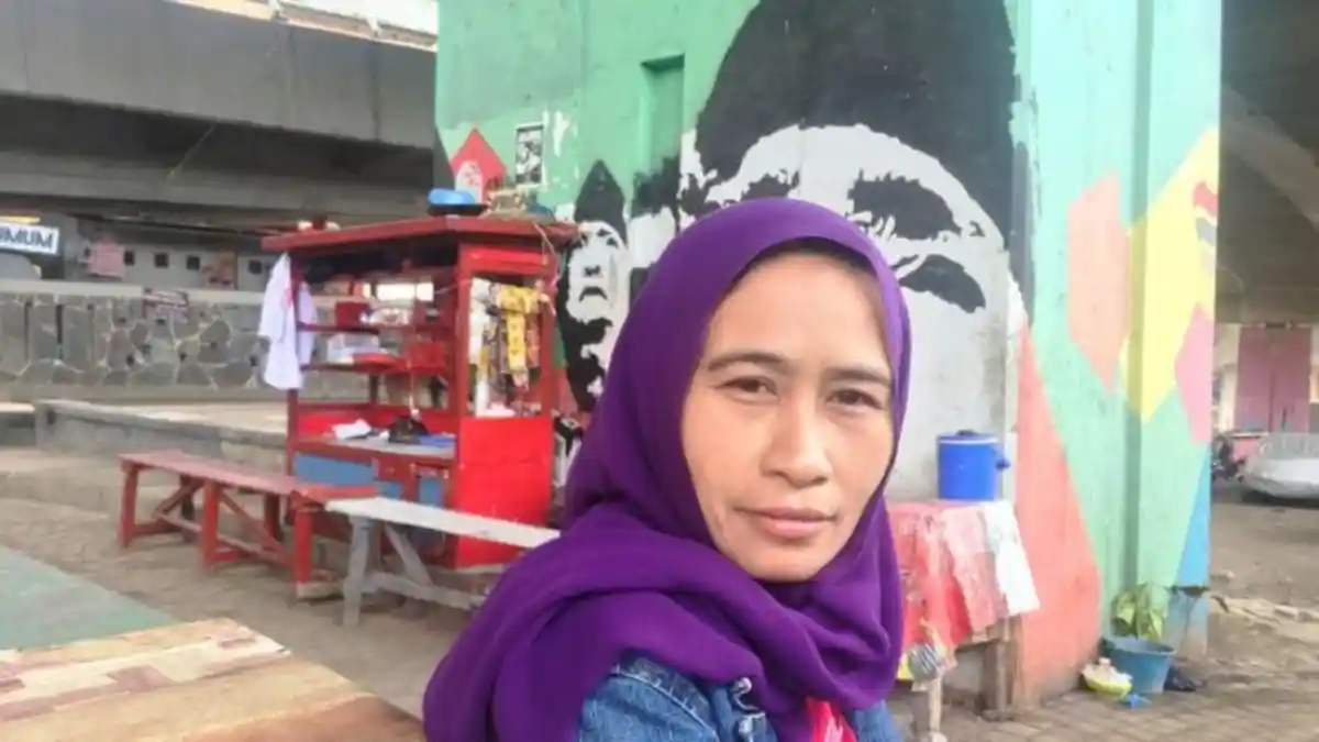 Semangat Tati Berjualan Kopi di Taman Skateboard Demi Pendidikan dan Permintaan Anak