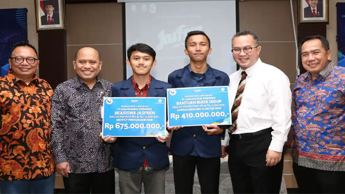 Puluhan Mahasiswa IPB Kurang Mampu dan Korban Gempa Palu Terima Bantuan Beasiswa Jasfren