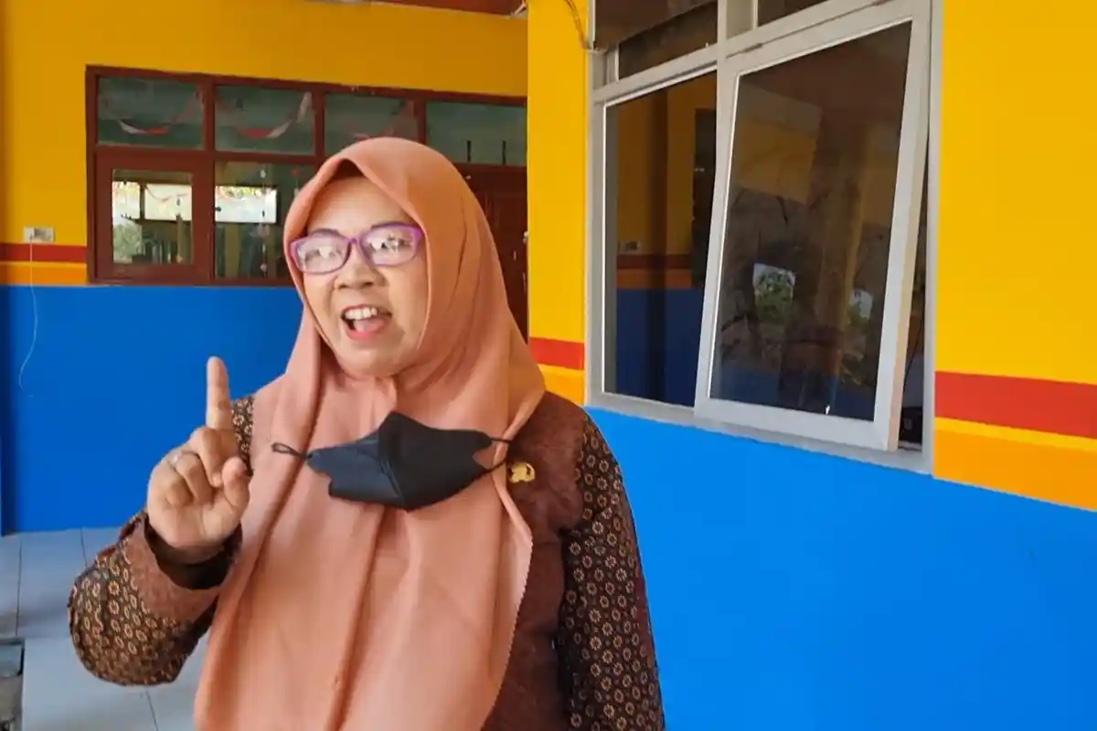 Sikap Aneh Sekolah di Gresik soal Siswi SD Dicolok Matanya, Persulit Lihat CCTV, Kepsek Belum Jenguk