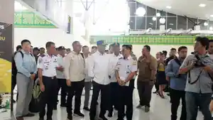 Menteri-Perhubungan-Budi-Karya-Sumadi-meninjau-Terminal-Tipe-A.jpg