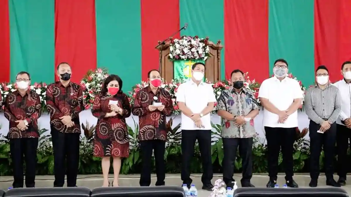 Hadiri Ibadah Syukur Tahun Baru 2022 KKPGA Minahasa, Bupati Royke ...