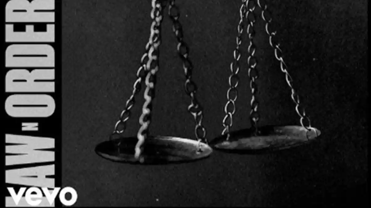 Translate Lirik Lagu Law N Order by GELO, Lagu Populer ke-19  di Spotify Minggu Ini