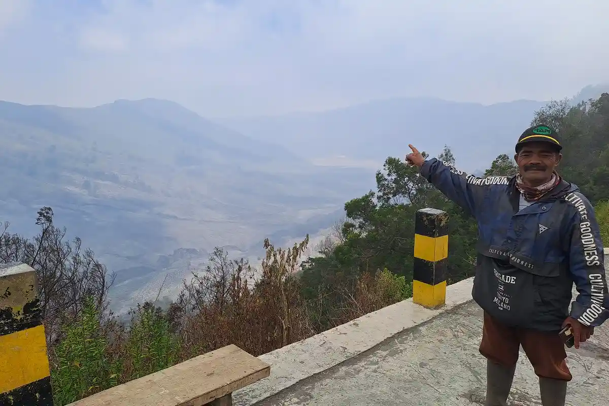 Kisah Relawan MPA, Sempat Bermalam di Hutan untuk Memadamkan Karhutla Bromo