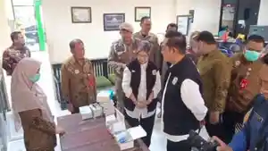 tes-urine-untuk-pegawai-Dinas-Lingkungan-Hidup-Kabupaten-Lumajang.jpg