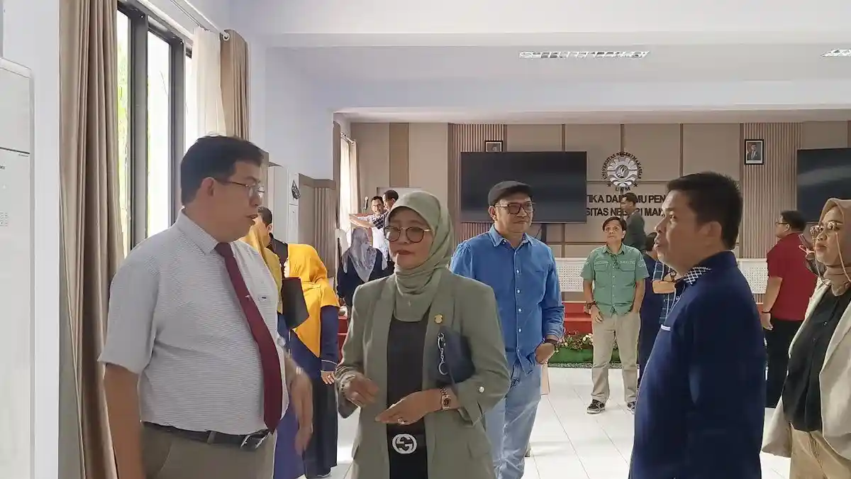 Prof Farida Tinjau FMIPA UNM Pasca Bom Meledak dan Motor Dibakar, Dekan:  Ini Bukan Ulah Mahasiswa
