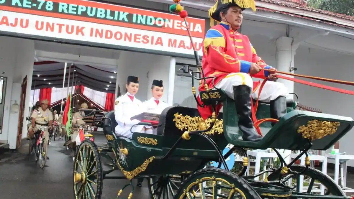 Peringatan HUT Ke-78 RI di Cilacap Diwarnai dengan Kirab Bendera Pusaka dari Pendopo Bupati