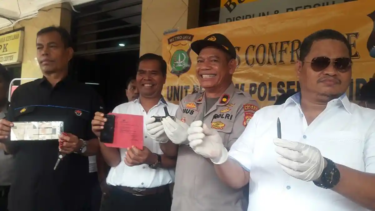 Polisi Tangkap Pelaku Begal Modus Lama di Cengkareng