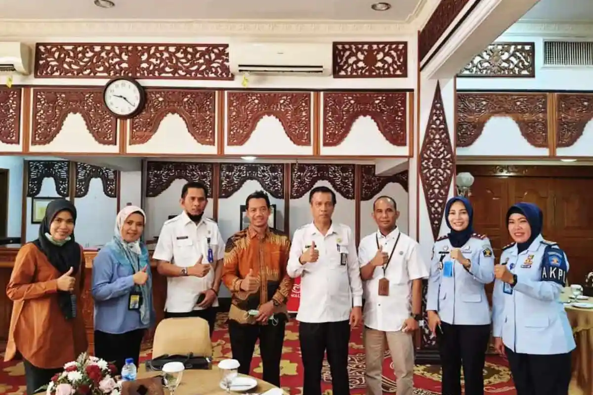 Wakil Ketua Komisi lV Dampingi Disnakertrans Bertemu Gubernur Jambi