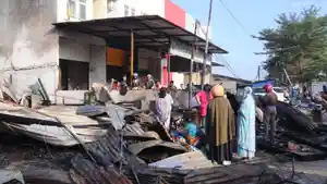 Kondisi-5-kios-hangus-terbakar-di-Laloeha-Kolaka-Sulawesi-Tenggara.jpg