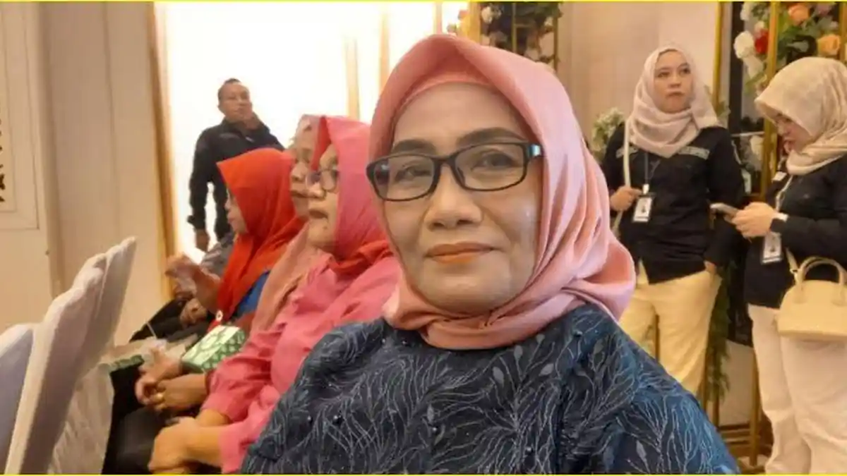 Kebanggaan Keluarga dan Timses Anggota DPRD Kota Gorontalo, Hadir Langsung saat Pelantikan