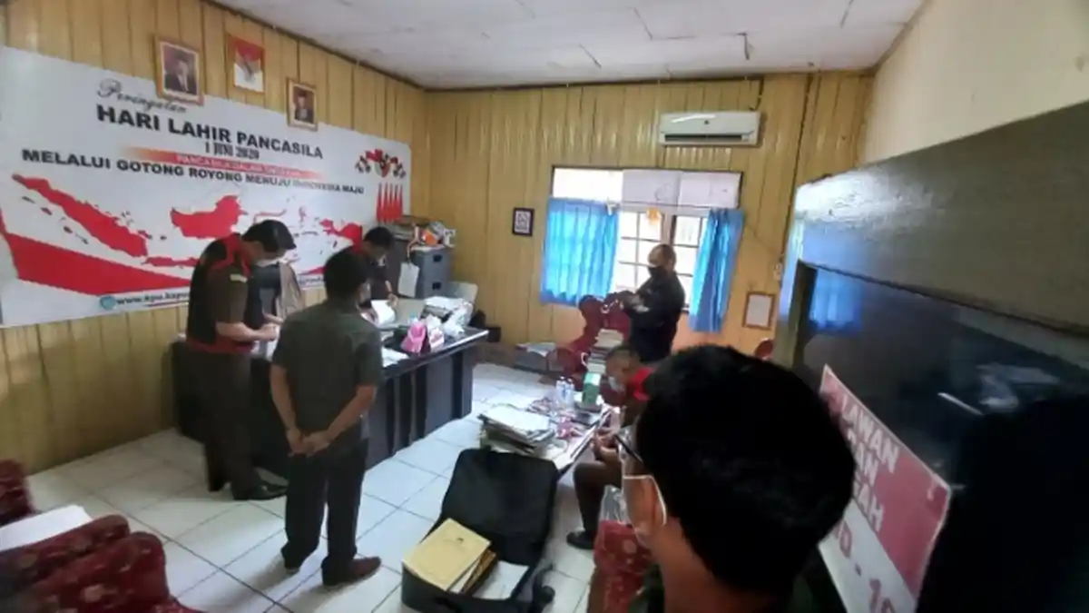 Penyidik Kejari Periksa Saksi dan Kumpulkan Data Terkait Kasus Dugaan Korupsi di KPU Kapuas