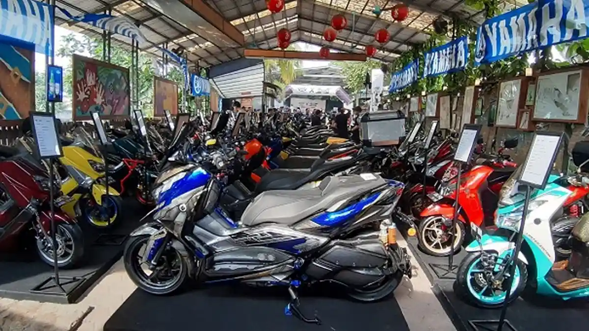 Siap-Siap, CustoMAXI x Yamaha Heritage Built Kunjungi 