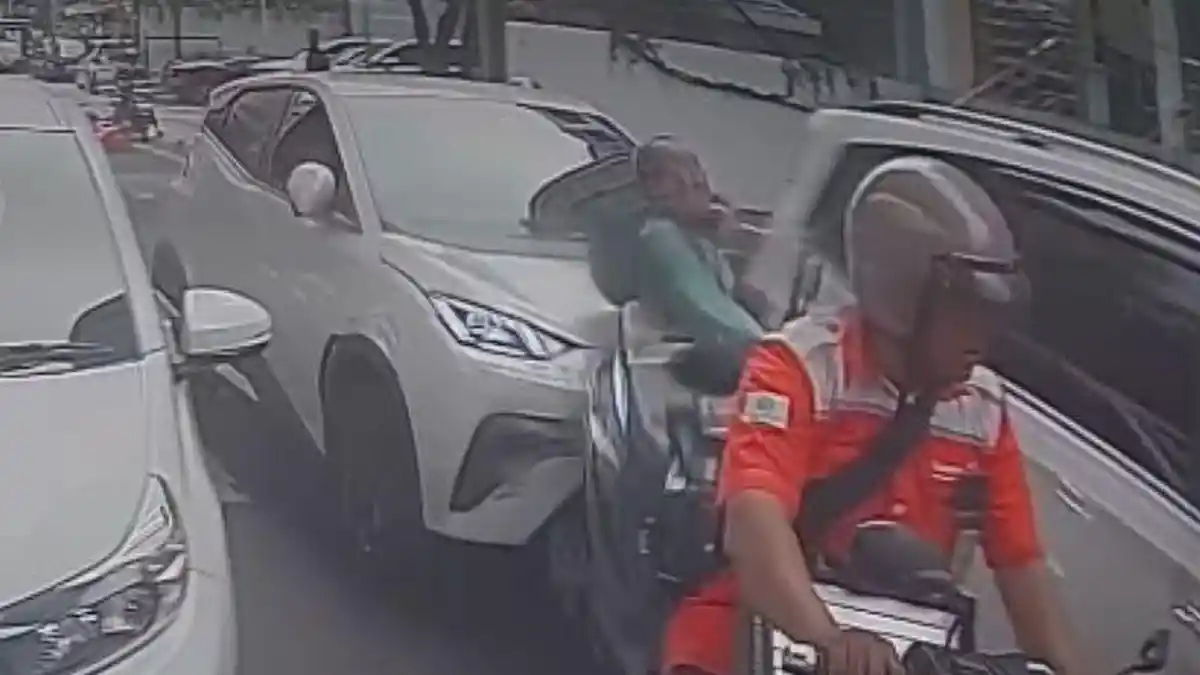 Tragedi Blok M: Sopir BYD Tabrak Ojol Hingga Patah Tulang