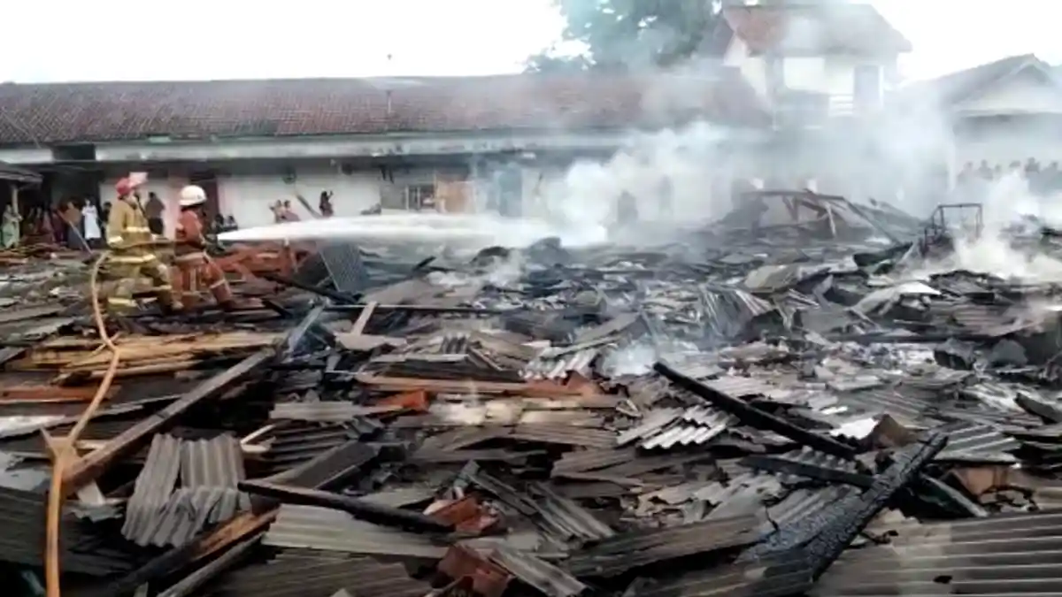 Peristiwa Kebakaran di Hari Pertama 2022 di Ciamis, Puluhan Lapak di Pasar Ini Hangus Terbakar