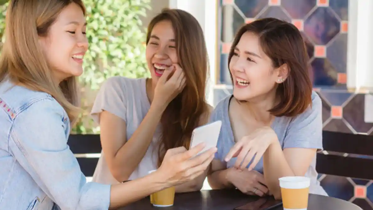 Punya Wawasan Luas, 5 Zodiak Ini Bisa Menjadi Teman Ngobrol yang Asik, Dari Sagitarius hingga Gemini