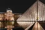 Aksi-pencurian-terjadi-di-museum-Louvre-dan-hanya-berlangsung.jpg