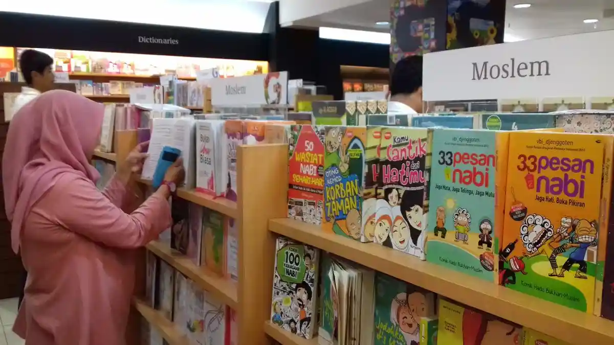 Yuk Datang ke Gramedia, Banyak Buku Islami Cocok Untuk Anak, Ada Juga Komik Islami